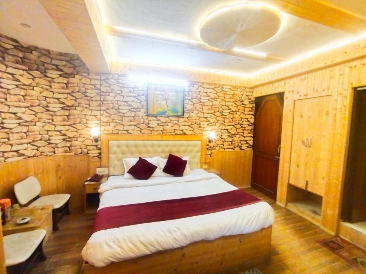 Hotel Gilbert Mountain View Manāli Zewnętrze zdjęcie